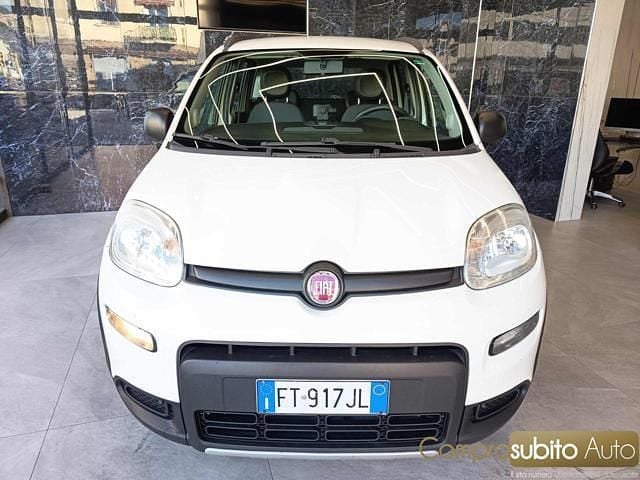 Usata Fiat Panda 4x4 S 84 CV (61 kW) 2019 Bianco Utilitaria