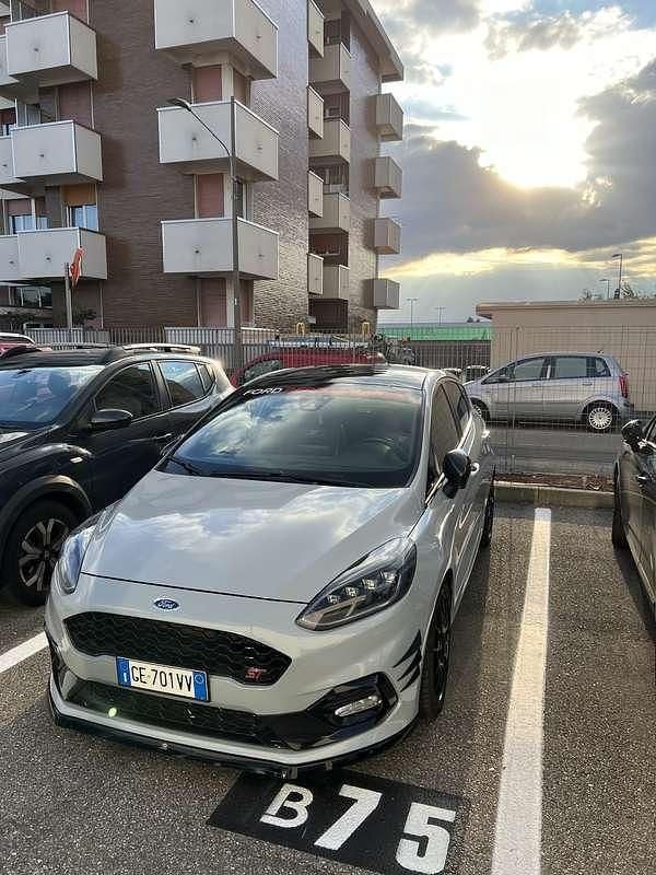 Usata Ford Fiesta Performance Edition 200 CV (147 kW) 2019 Grigio Utilitaria