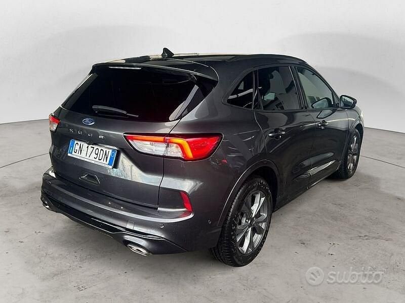 Usata Ford Kuga ST-Line X 120 CV (88 kW) 2023 Grigio SUV