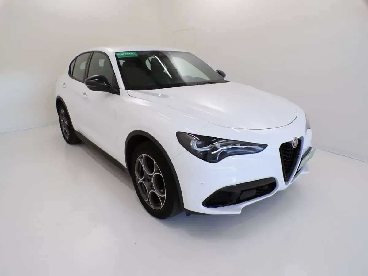 Usata Alfa Romeo Stelvio Ti 209 CV (153 kW) 2023 Bianco SUV