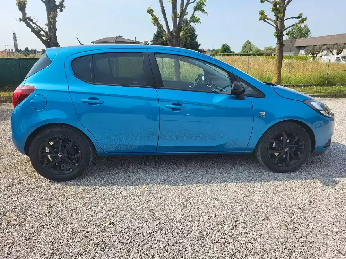 Usado Opel Corsa 69 HP (50 kW) 2019 Azul Citadino