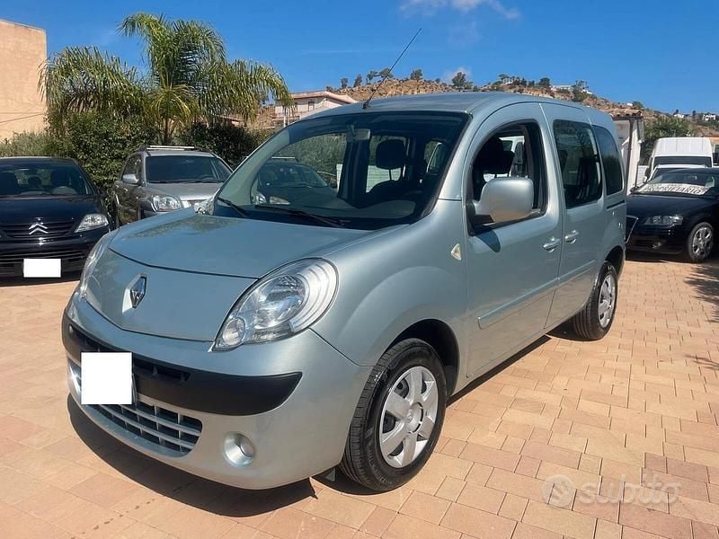 Usata Renault Kangoo 110 CV (80 kW) 2012 Grigio Monovolume
