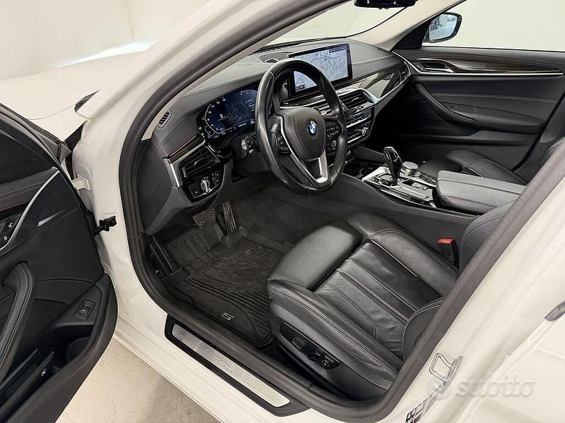 Begagnad BMW 530 249 HK (183 kW) 2022 Vit Kombi