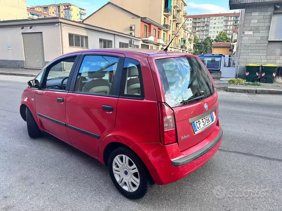 Usata Fiat Idea Active 95 CV (69 kW) 2004 Rosso Monovolume