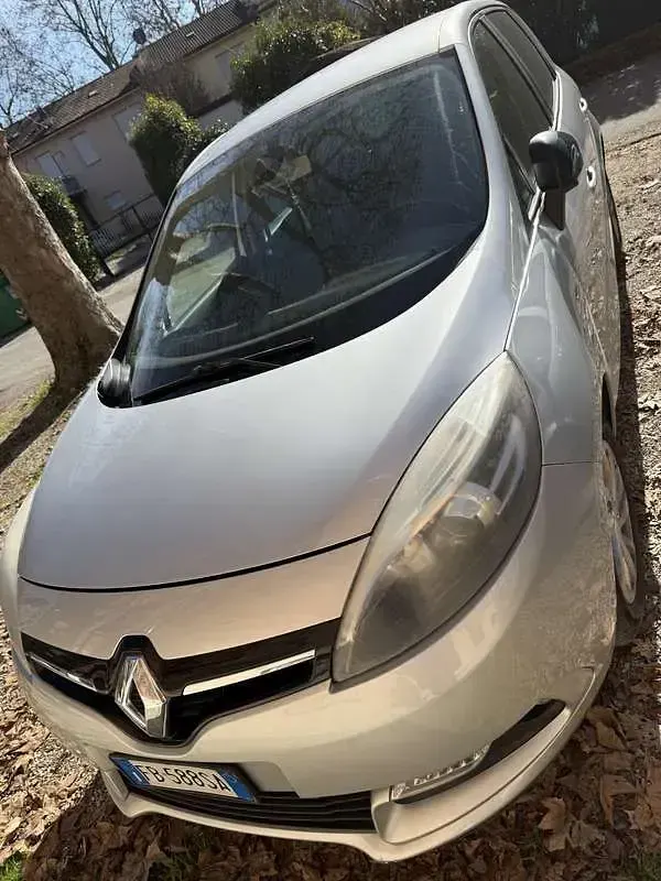 Usata Renault Scenic E-Tech LIMITED 110 CV (80 kW) 2015 Station wagon