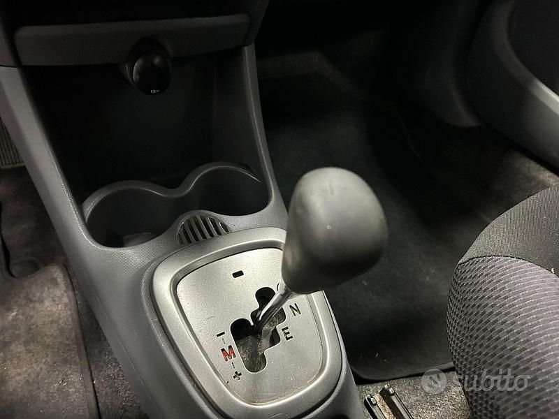 Usata Toyota Aygo 68 CV (50 kW) 2007 Blu Utilitaria