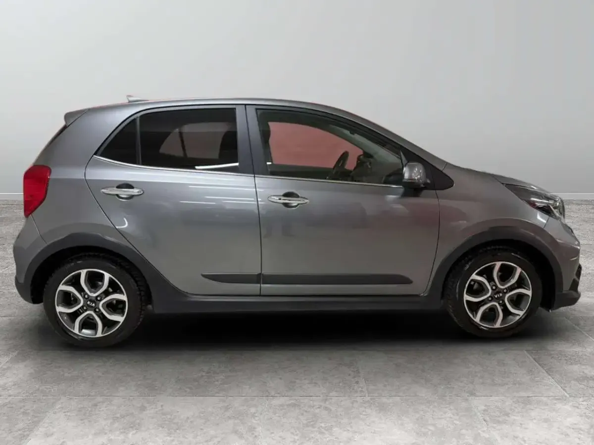 Usata Kia Picanto X-Line 65 CV (47 kW) 2021 Grigio Utilitaria