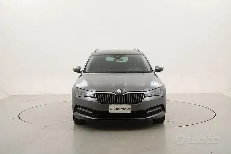 Usata Skoda Superb Executive 150 CV (110 kW) 2022 Grigio Station wagon
