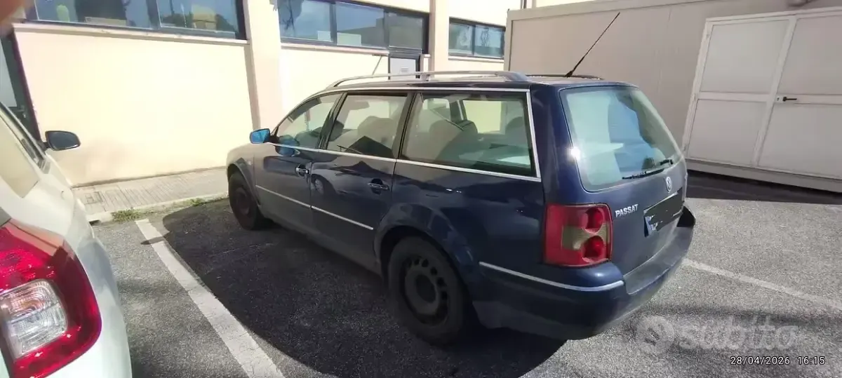 Usata VW Passat 110 CV (80 kW) 2001 Blu Station wagon