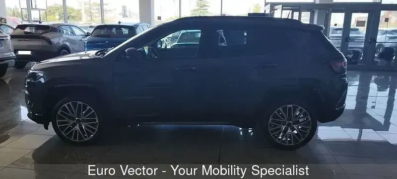 Usata Jeep Compass Summit 131 CV (96 kW) 2025 Grigio SUV