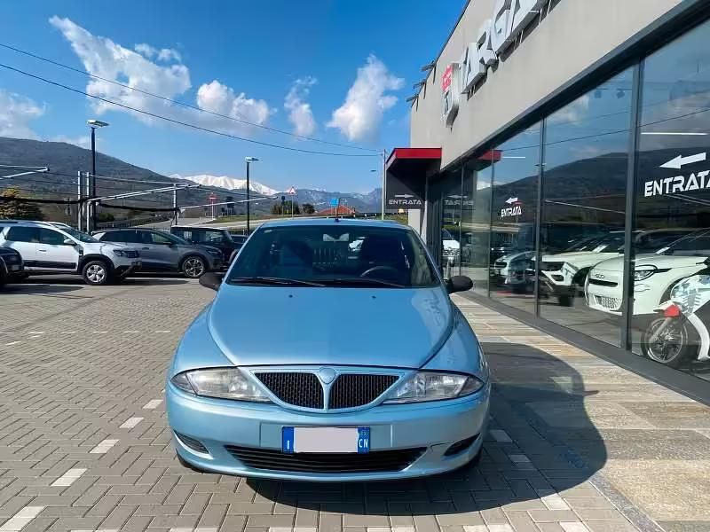 Usata Lancia Ypsilon 60 CV (44 kW) 2003 Blu Utilitaria