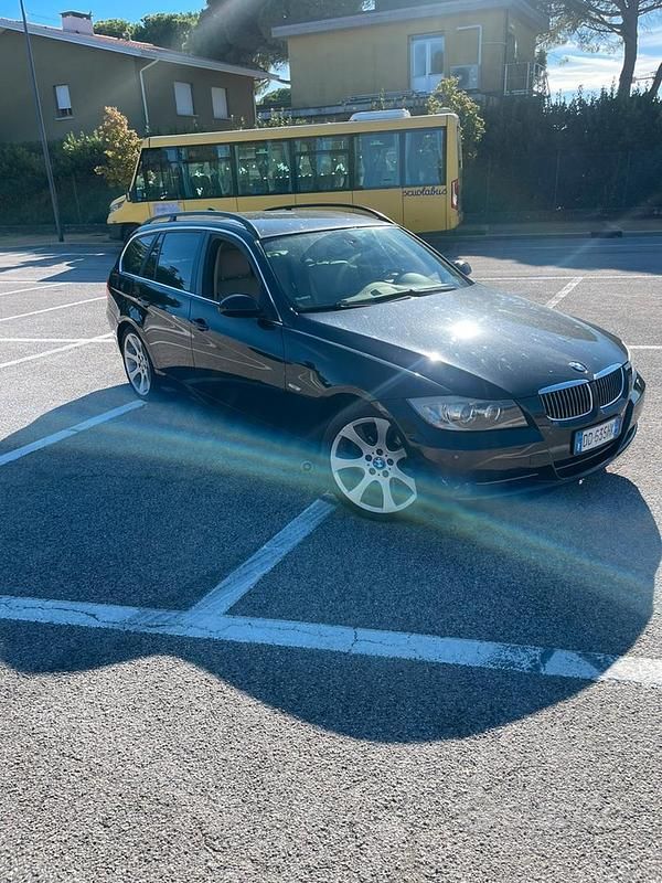 Usata 2006 BMW 330 Efficient Dynamics Station wagon | 4000 € (Super prezzo) - Immagine 1/4