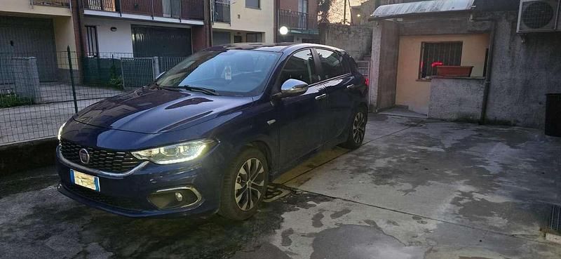 Blu/azzurro Usata 2020 Fiat Tipo Sport Tre volumi | 10.900 € (Buon prezzo) - Immagine 1/4