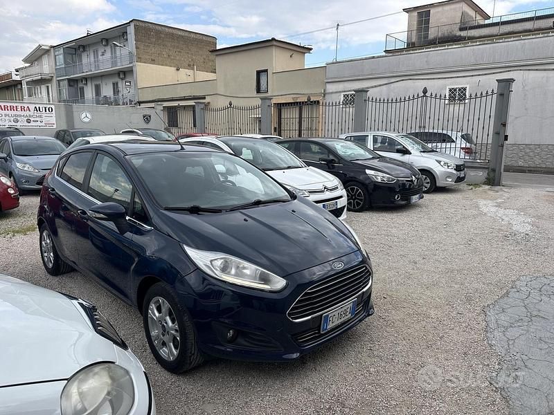 Usata Ford Fiesta Titanium 95 CV (69 kW) 2016 Blu Berlina