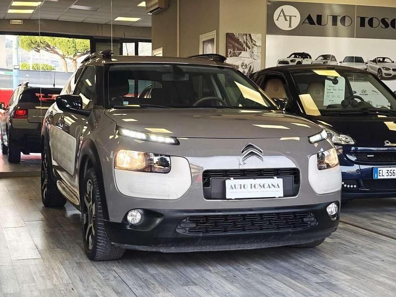 Beige Usata 2015 Citroën C4 Shine SUV | 7000 € (Ottimo prezzo) - Immagine 1/4