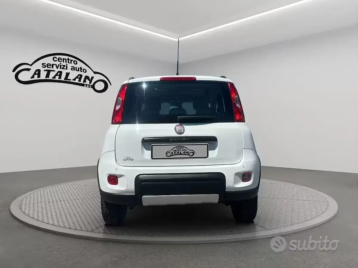 Usata Fiat Panda 4x4 S 75 CV (55 kW) 2014 Bianco Utilitaria