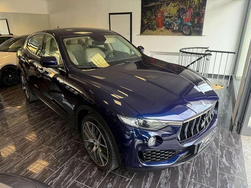 Usata Maserati Levante 275 CV (202 kW) 2017 Blu/azzurro SUV