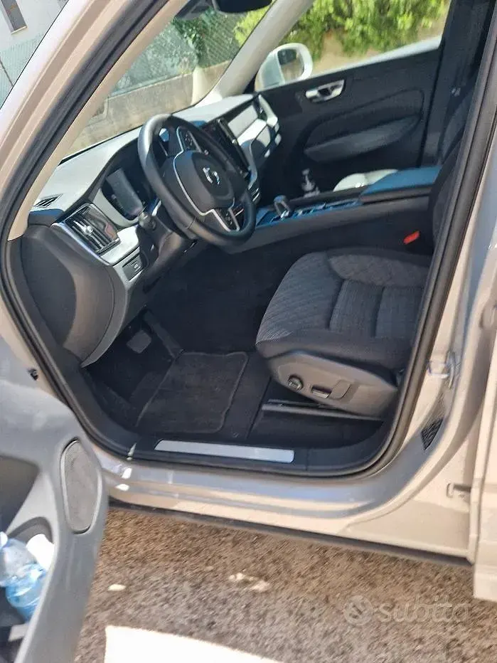 Usata Volvo XC60 197 CV (144 kW) 2022 Grigio SUV