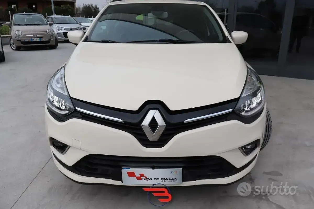 Usata Renault Clio IV Zen 75 CV (55 kW) 2017 Beige Berlina