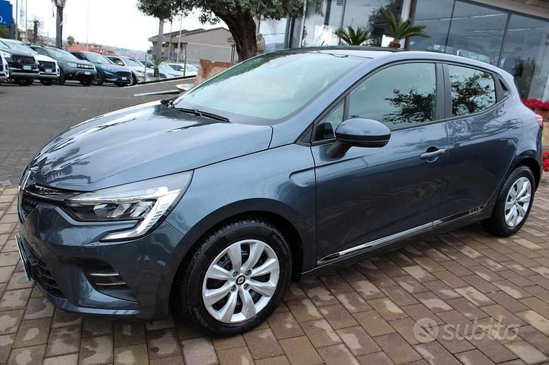 Usata Renault Clio V Zen 101 CV (74 kW) 2020 Grigio Berlina