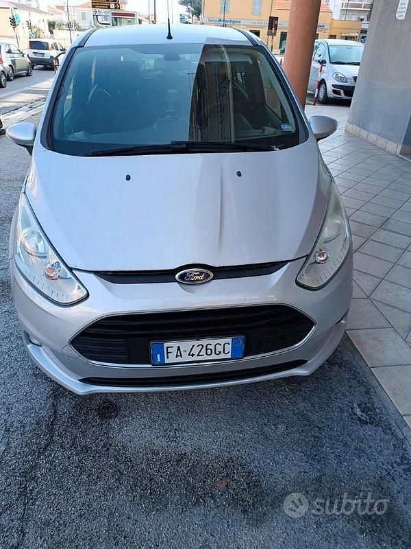 Begagnad Ford B-MAX 90 HK (66 kW) 2015 Minibuss