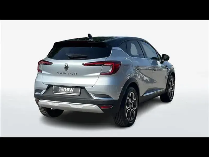 Usata Renault Captur Techno 100 CV (73 kW) 2023 Grigio chiaro SUV