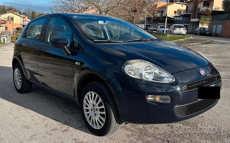 Usata Fiat Punto 77 CV (56 kW) 2016 Blu Utilitaria