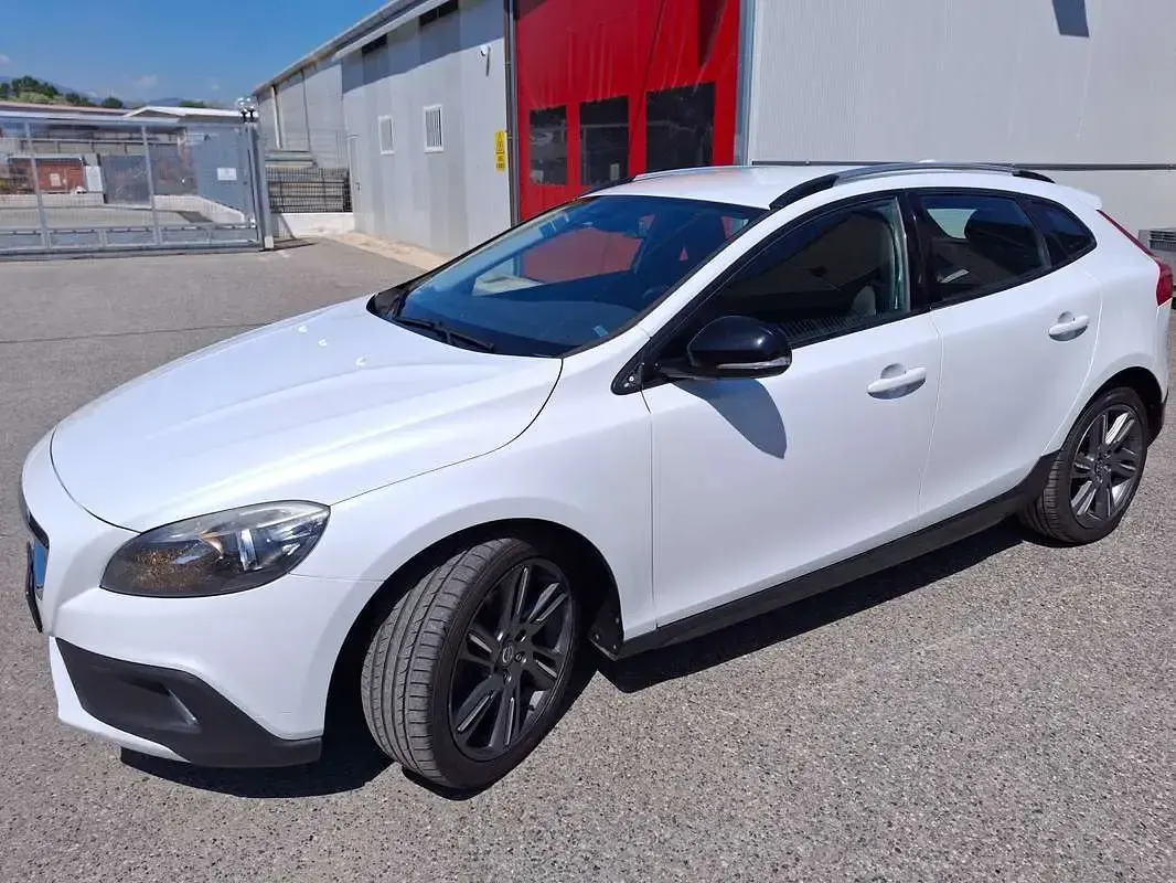 Occasion Volvo V40 CC 114 ch (83 kW) 2014 Blanc Break
