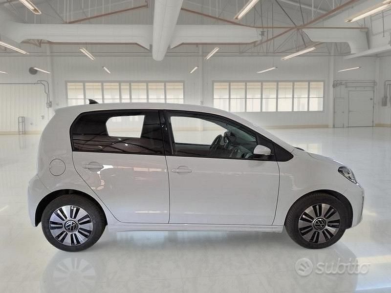 Usata VW e-up! 61 kW (83 CV) 2021 Bianco Utilitaria