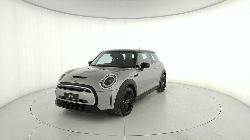 Usata Mini Cooper SE Classic 75 kW (102 CV) 2023 Argento Utilitaria