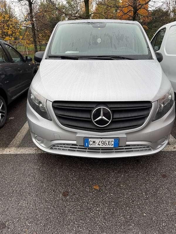 Usata Mercedes Vito 102 CV (75 kW) 2023 Argento Furgone