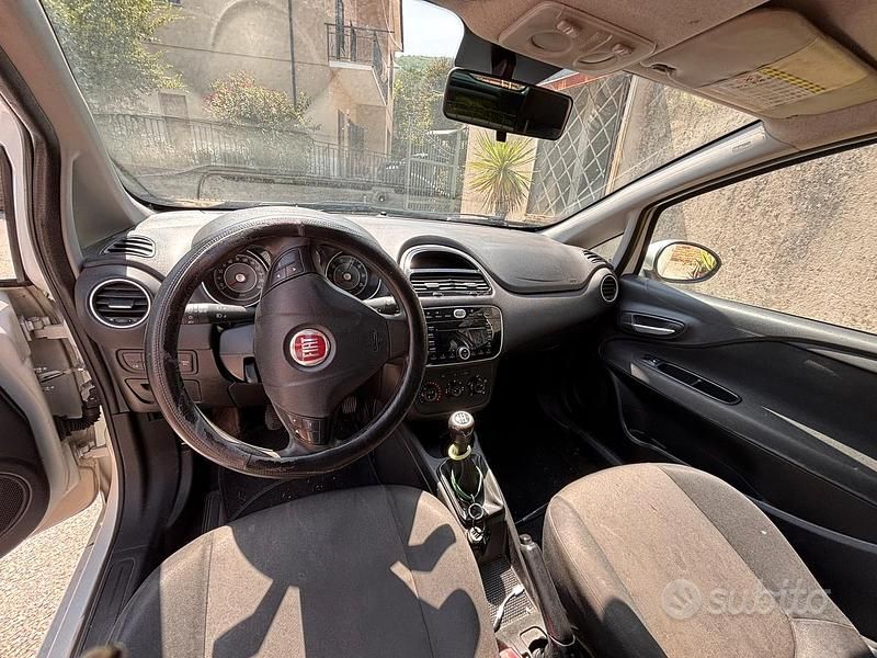 Usata Fiat Punto 75 CV (55 kW) 2013 Bianco Utilitaria