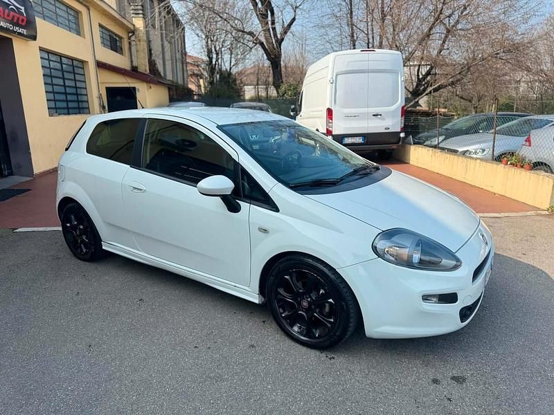 Usata Fiat Punto Lounge 85 CV (62 kW) 2014 Bianco Utilitaria
