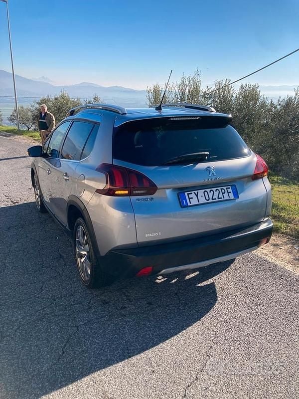 Usata Peugeot 2008 100 CV (73 kW) 2019 Grigio SUV