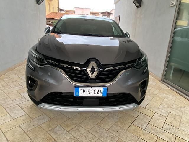 Usata Renault Captur Techno 91 CV (66 kW) 2024 Grigio SUV