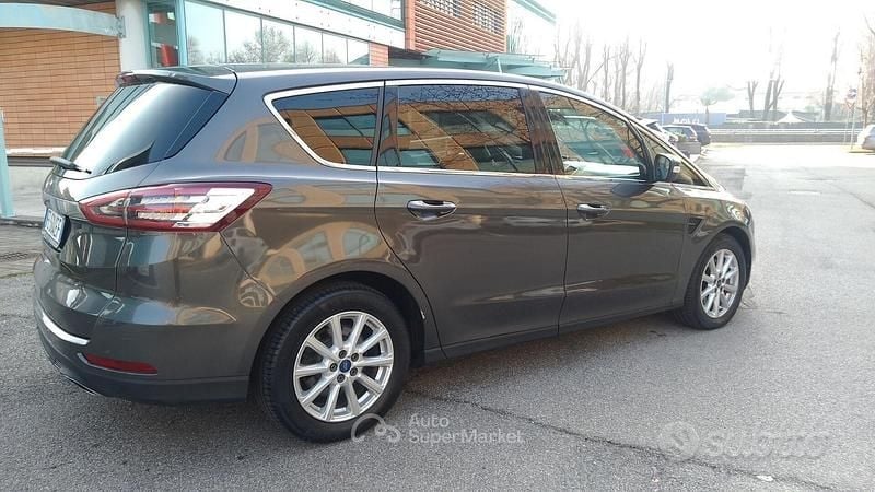 Usata Ford S-MAX S 180 CV (132 kW) 2016 Grigio Monovolume