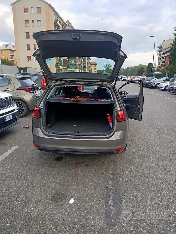 Usata VW Golf VII 122 CV (89 kW) 2015 Grigio Station wagon
