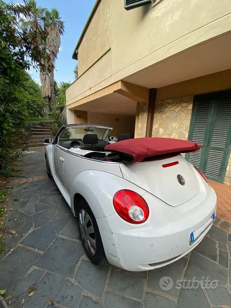 Usata VW New Beetle 75 CV (55 kW) 2010 Bianco Utilitaria