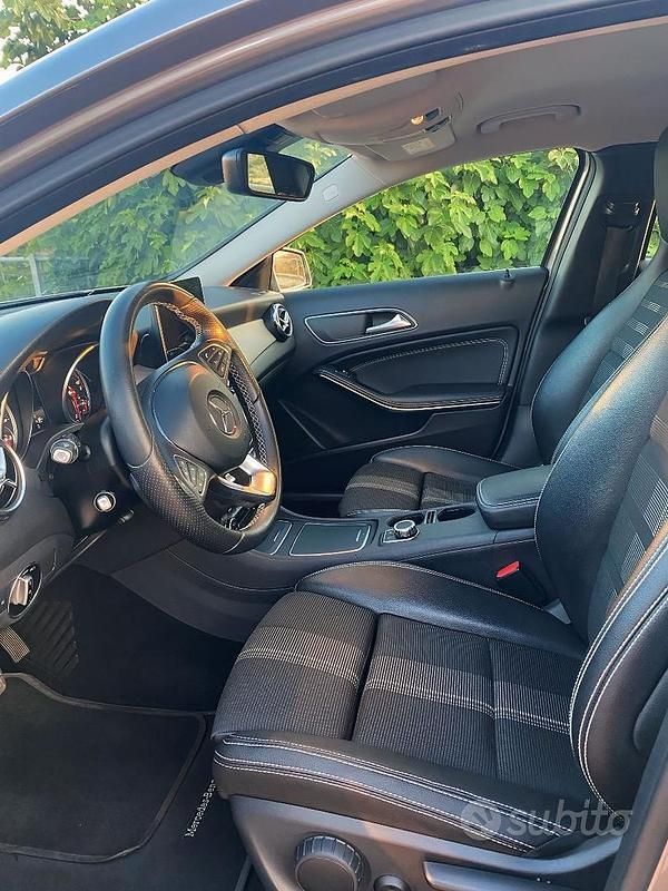 Usata Mercedes GLA200 2017 Grigio SUV