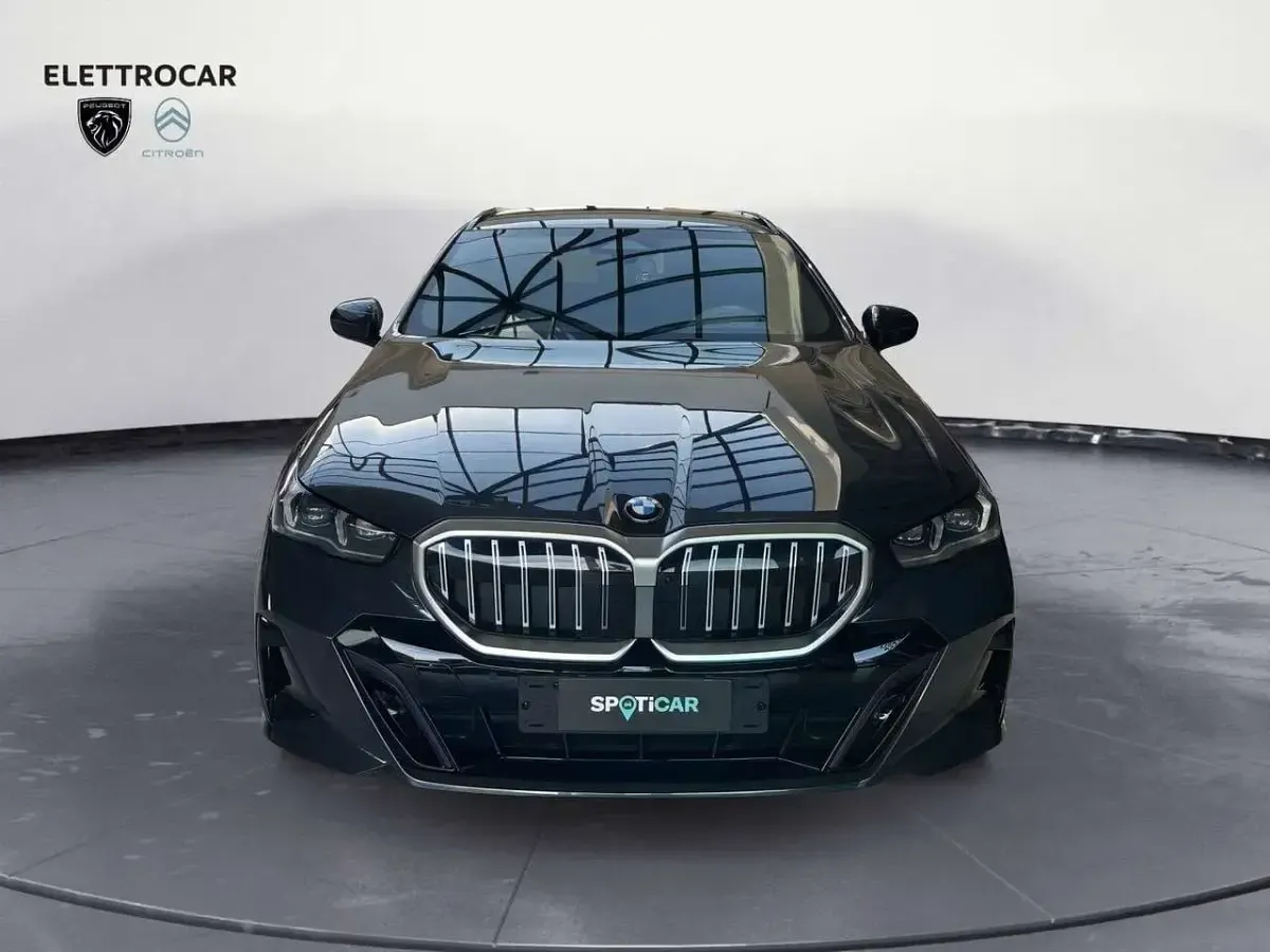 Usata BMW 520 M Sport 197 CV (144 kW) 2024 Grigio Station wagon