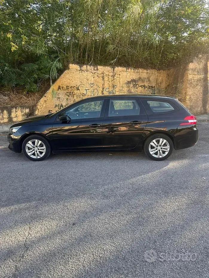 Usata Peugeot 308 131 CV (96 kW) 2020 Nero Station wagon