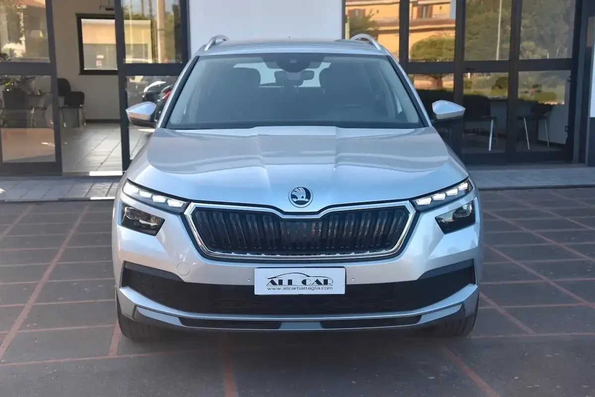 Begagnad Skoda Kamiq Style 110 HK (80 kW) 2022 Silver SUV