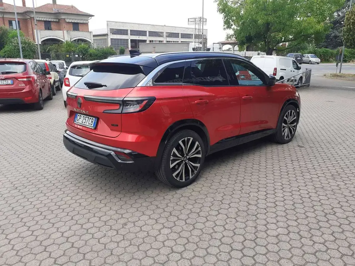 Usata Renault Austral Iconic 131 CV (96 kW) 2023 Rosso SUV