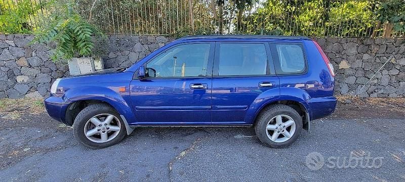 Usata Nissan X-Trail 114 CV (83 kW) 2002 Blu SUV