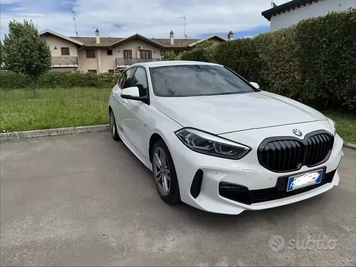 Usata BMW 118 M Sport 150 CV (110 kW) 2021 Bianco Utilitaria