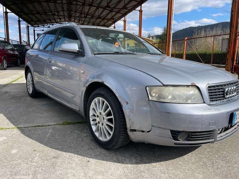 Usata Audi A4 Ambiente 140 CV (102 kW) 2004 Blu Station wagon