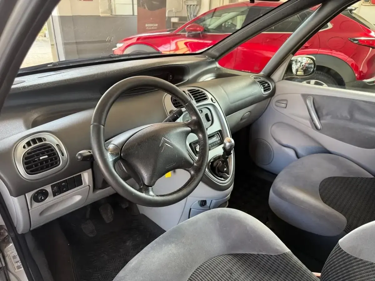 Usata Citroën Xsara Picasso Elegance 109 CV (80 kW) 2006 Argento Monovolume