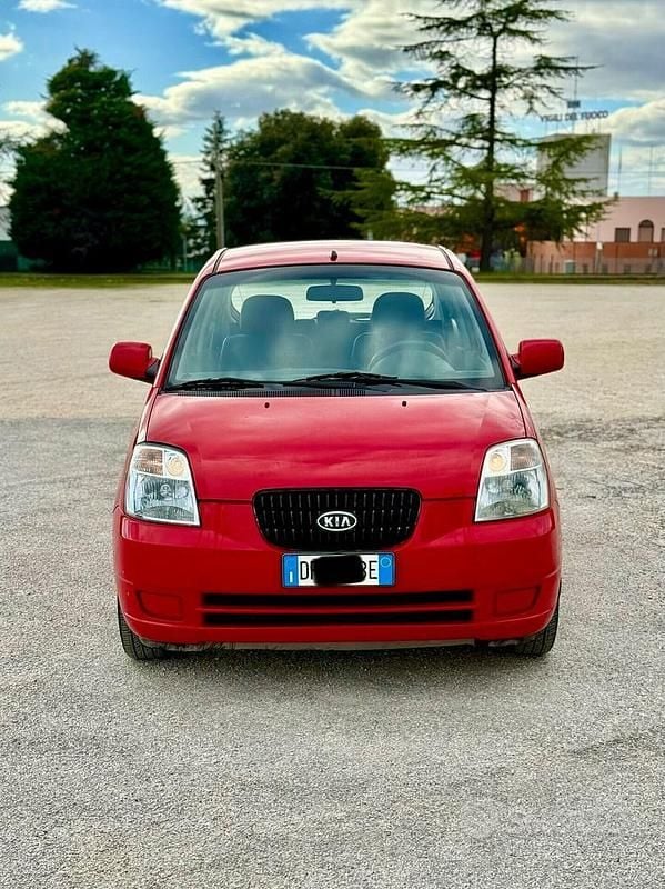 Usata Kia Picanto 61 CV (44 kW) 2007 Rosso Utilitaria