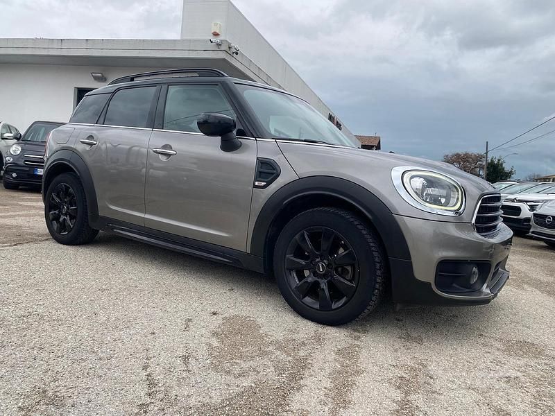Grigio Usata 2020 Mini Cooper D Countryman Hype SUV | 19.800 € (Buon prezzo) - Immagine 1/4