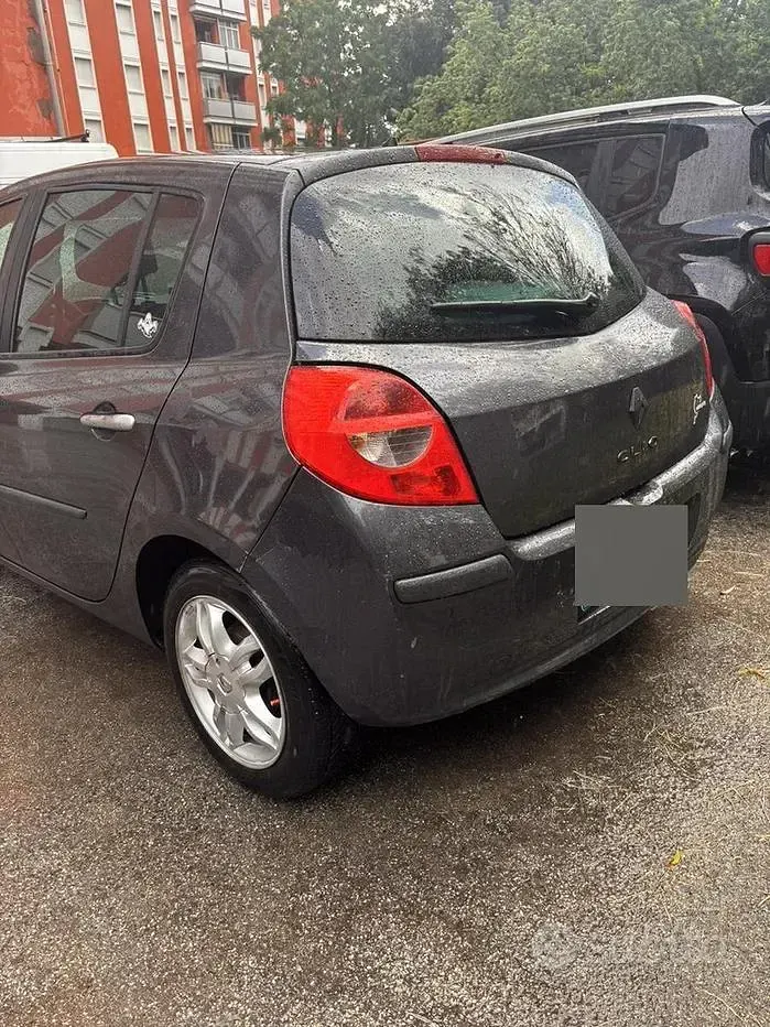 Usata Renault Clio III 75 CV (55 kW) 2007 Berlina